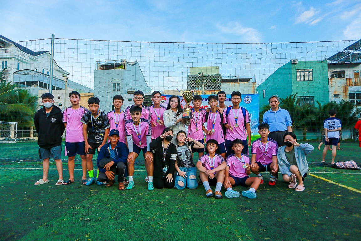 Giải đá bóng tại Trung tâm giáo dục nghề nghiệp Gia Lai